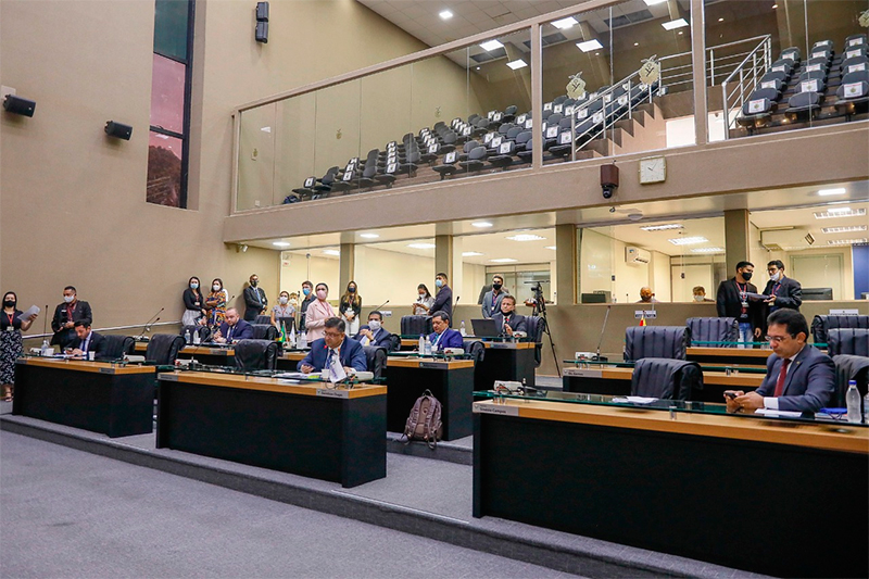 Na Adin, os deputados esperam que seja anulada a votação de urgência que antecipou a eleição para a presidente da casa e elegeu Roberto Cidade.