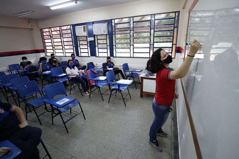 O abono pago com o Fundeb proporcionará ganho neste mês que varia de R$7.906,00, para merendeiras, a até R$ 30 mil para professor.