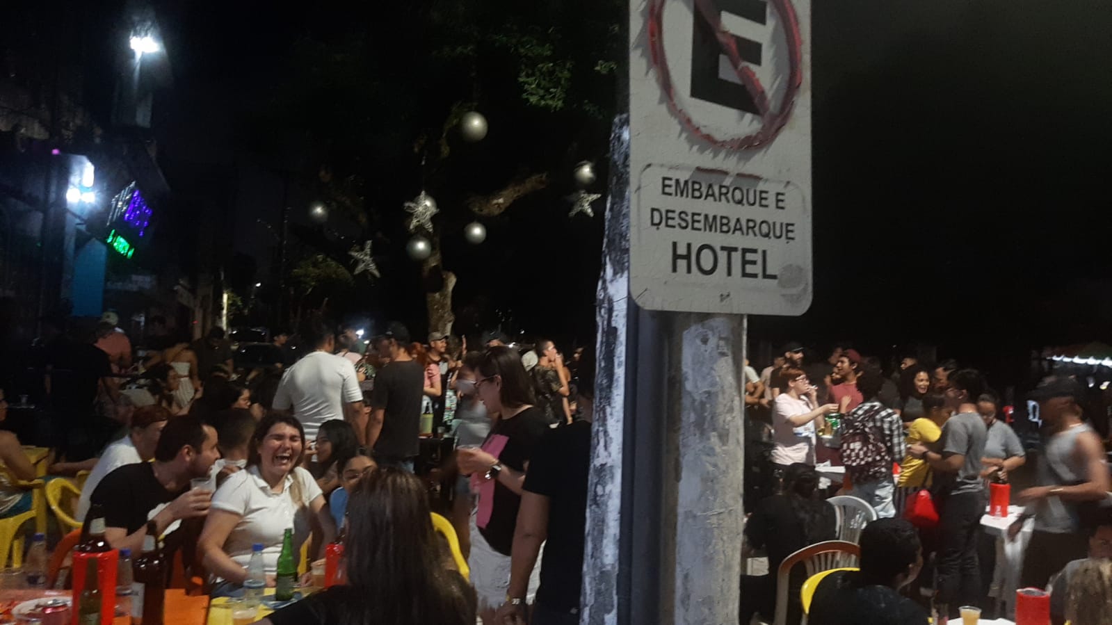 Entre a noite da última sexta-feira e a madrugada deste domingo, as equipes da CIF interditaram 4 estabelecimentos e encerraram a atividade de outros 11.