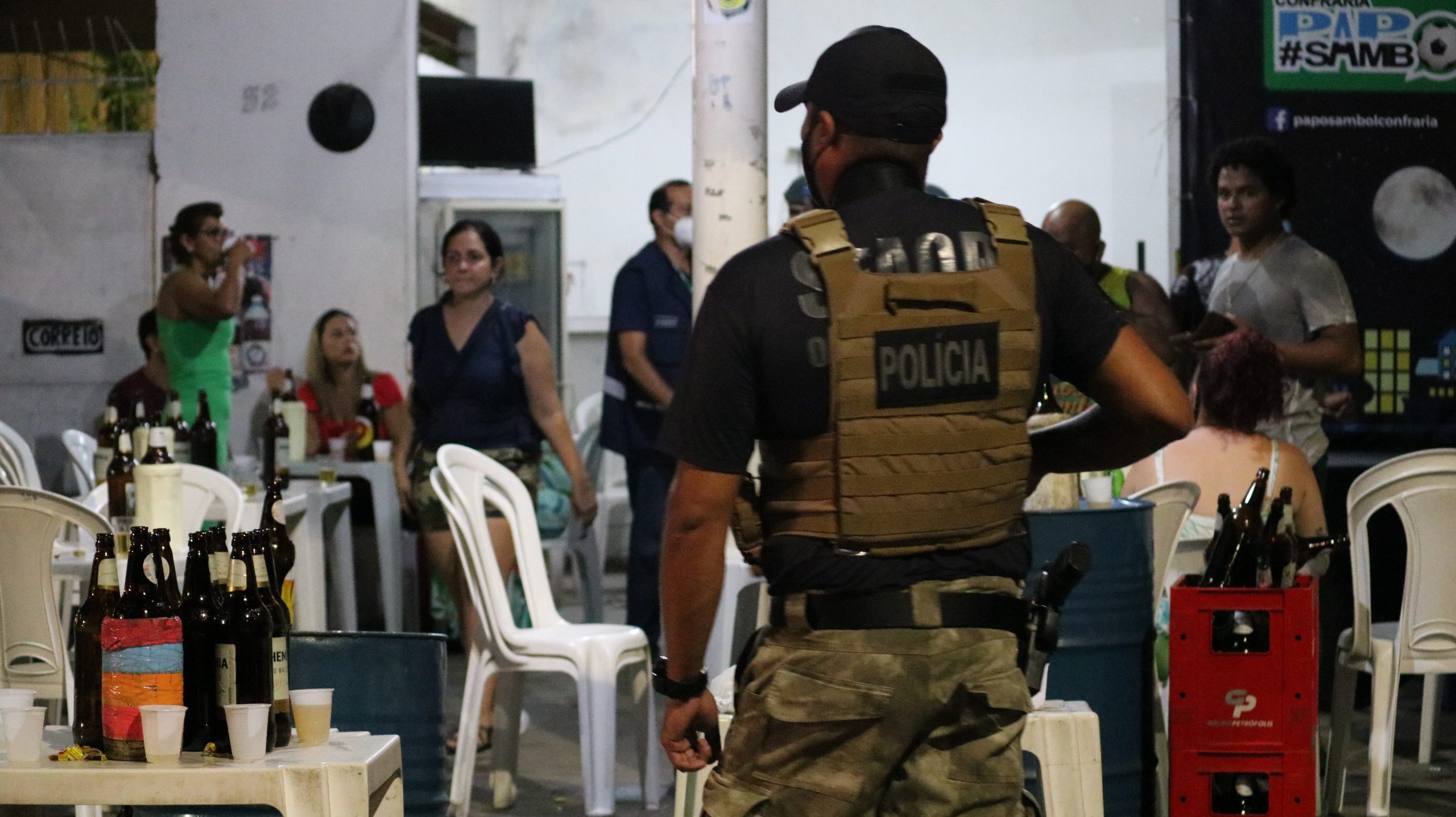 Entre a noite de sexta-feira e a madrugada deste domingo, os agentes da CIF fecharam dez estabelecimentos que descumpriam o decreto.