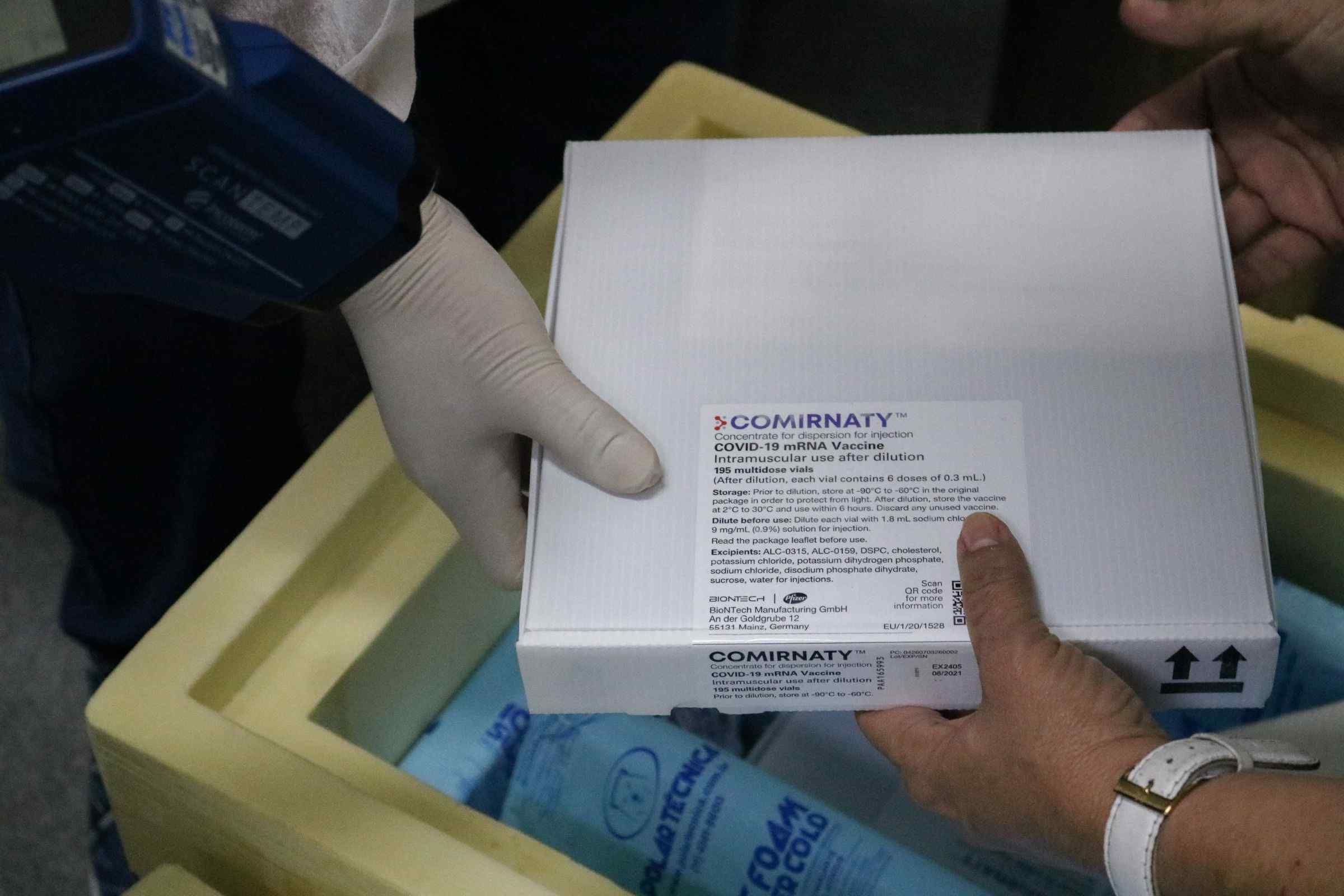 O Governo do Amazonas recebeu, este domingo, 14 volumes com 93.600 doses de vacinas contra a Covid-19 do tipo Pfizer/BioNtech.