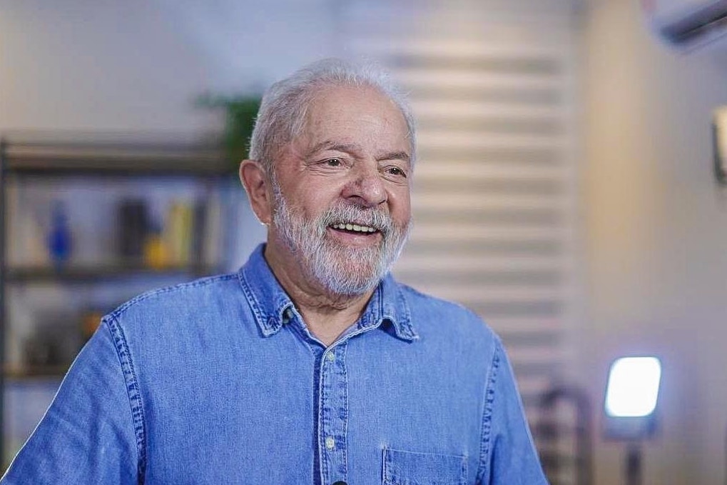 Pesquisa Ipespe mostra o ex-presidente Luiz Inácio Lula da Silva (PT) com 45% das intenções de voto na corrida pelo Palácio do Planalto.
