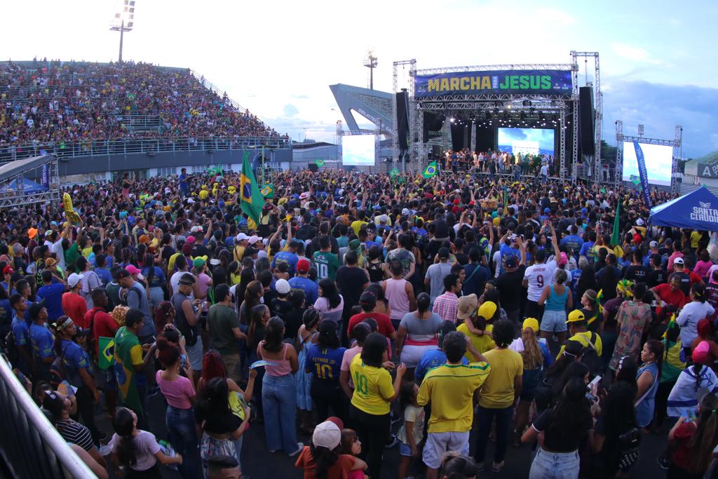 O governador do Amazonas, Wilson Lima, e a primeira-dama Taiana Lima participaram da 28ª Marcha para Jesus, realizada em Manaus.