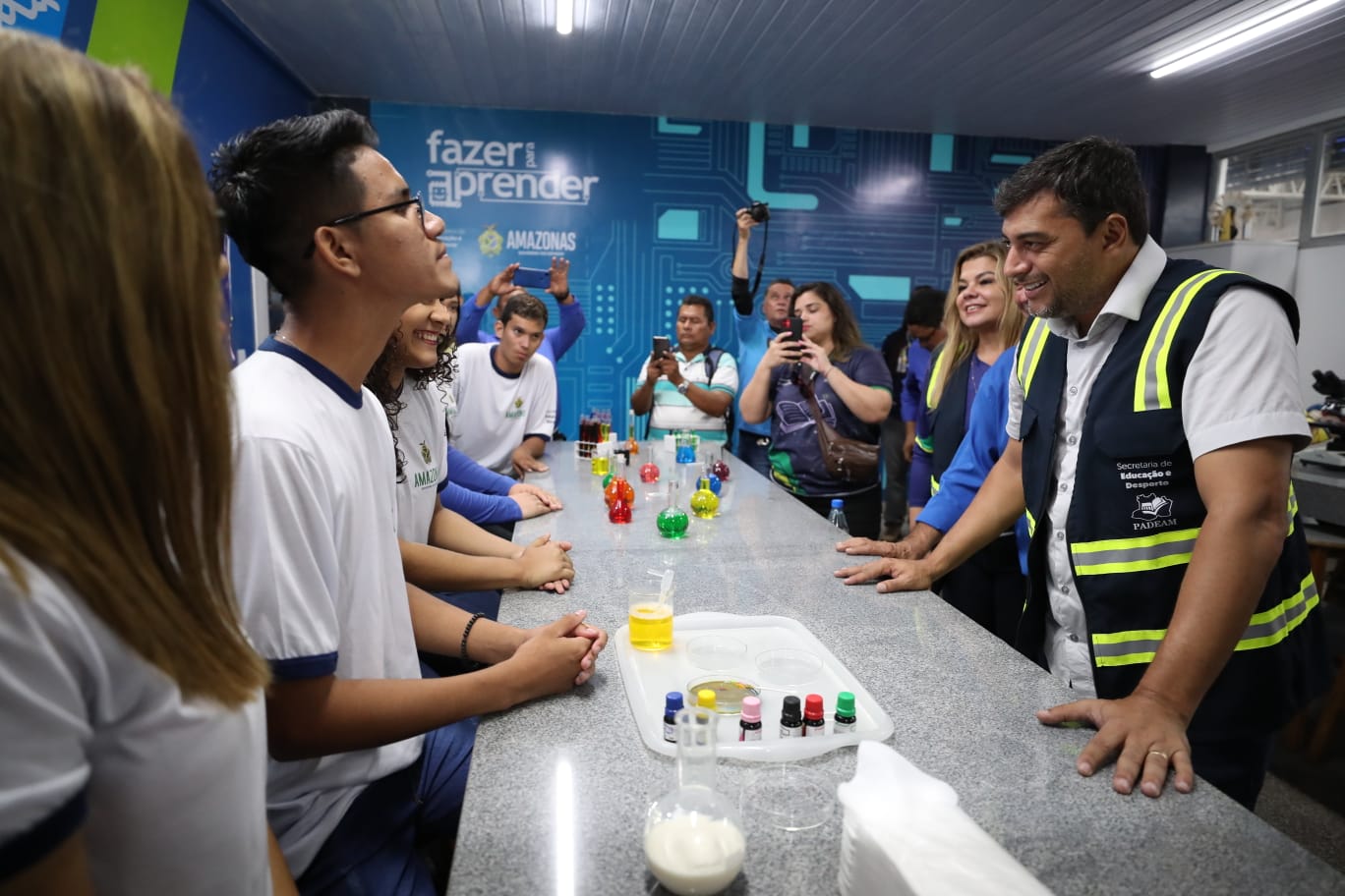 O governador Wilson Lima inaugurou o Centro de Educação de Tempo Integral (Ceti) João Carlos Pereira dos Santos, em Tabatinga.