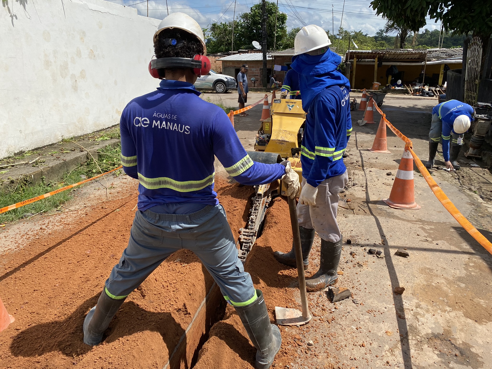 Obra beneficia mais de 2 mil pessoas, que passaram décadas dependendo de estrutura irregular e de apenas uma hora por dia de abastecimento 