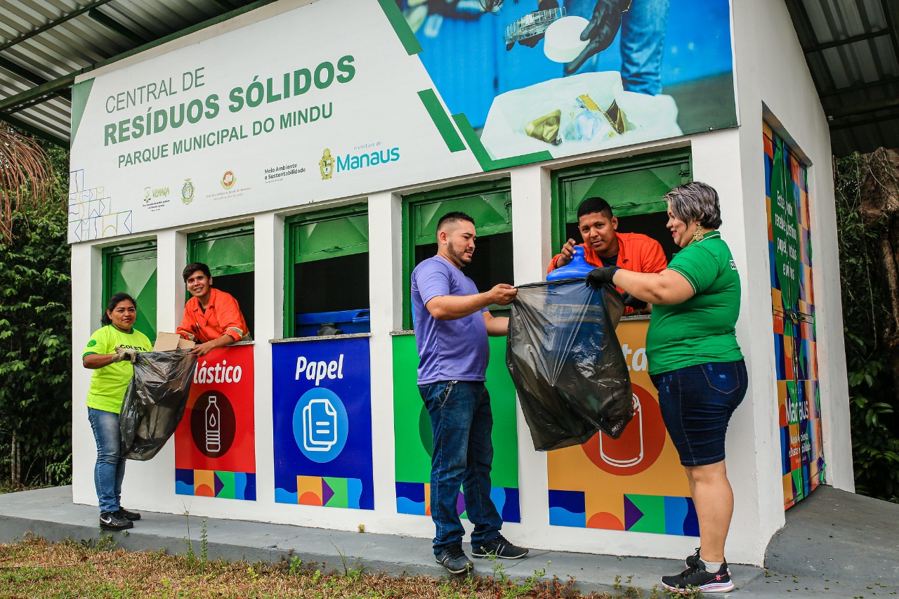 Para combater o descarte irregular de lixo a Prefeitura de Manaus, por meio da Semulsp, disponibiliza 36 locais que recebem resíduos.