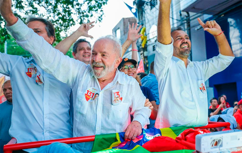 A campanha de Luiz Inácio Lula da Silva (PT) deverá ter três horas a mais de exposição na televisão do Jair Bolsonaro (PL) durante os dias