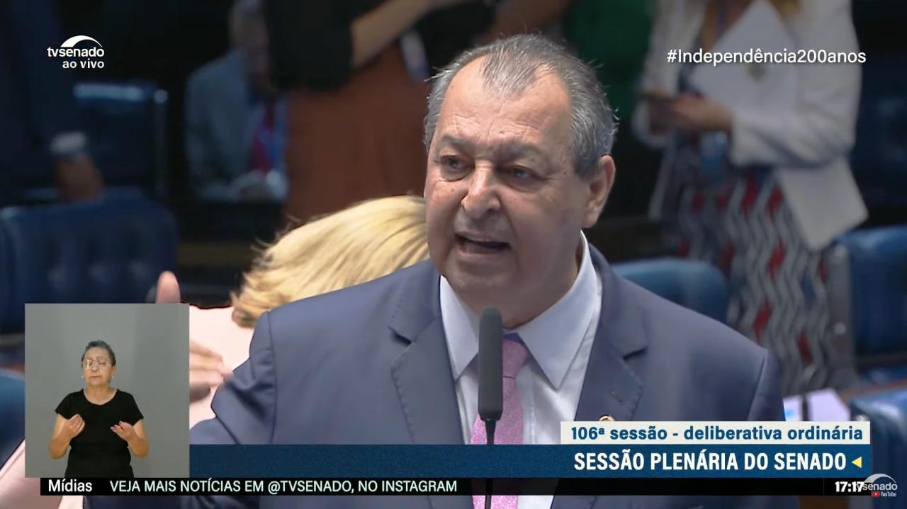 O senador Omar Aziz (PSD-AM) afirmou que o presidente eleito, Lula da Silva (PT), está “zero” preocupado com o relatório.