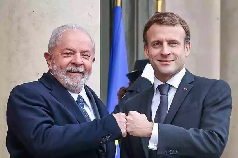 “A França também continuará a engajar-se [na questão da Amazônia]“. “Nós precisamos”, afirmou Macron.