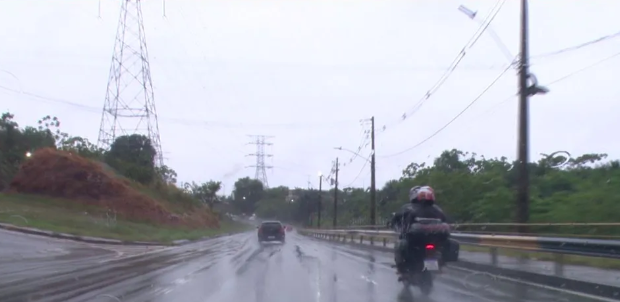 Uma intensa chuva em Manaus aliviou a densa fumaça das queimadas após meses de seca.